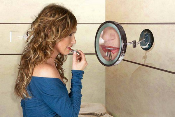Косметическое зеркало для макияжа